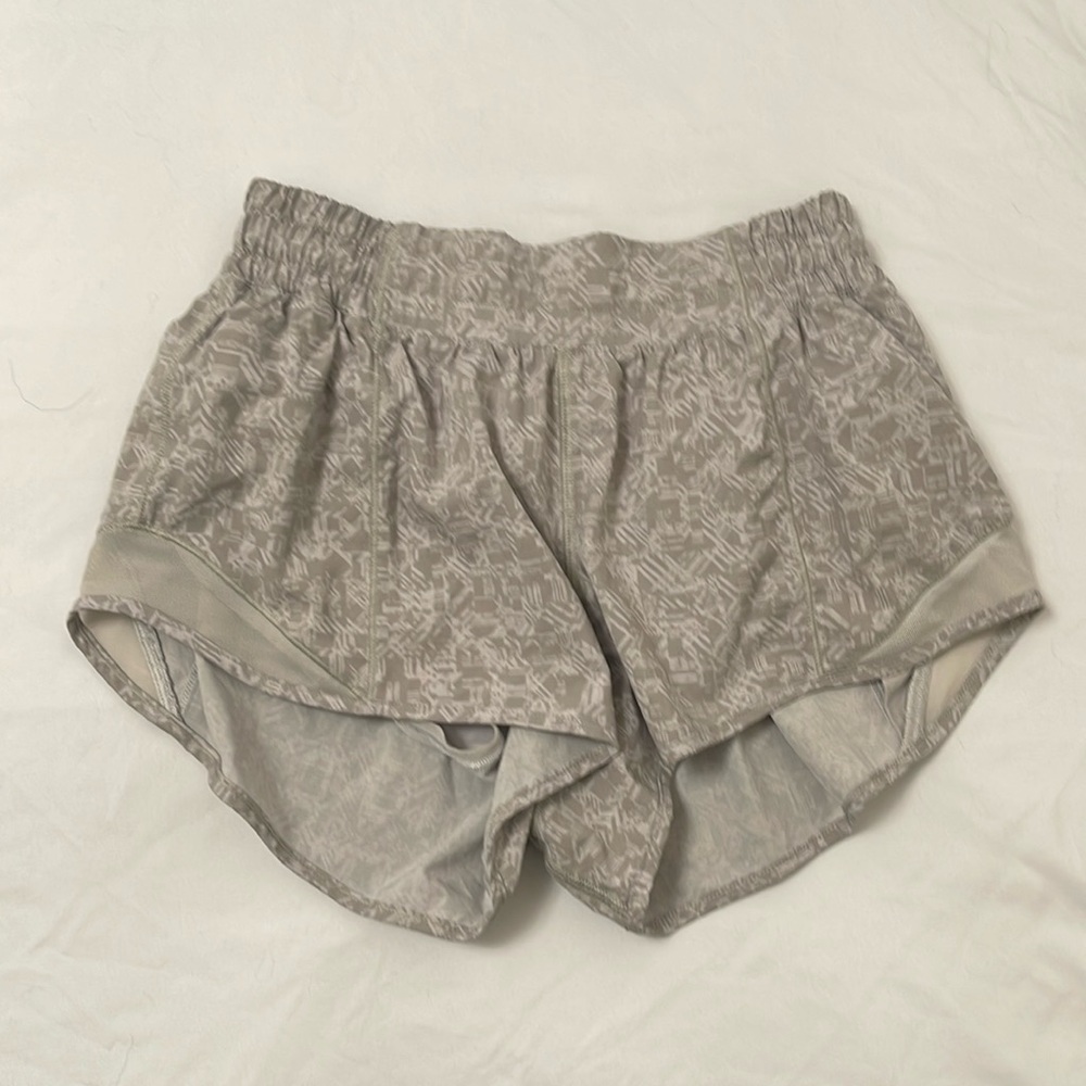 Lululemon hotty hot short